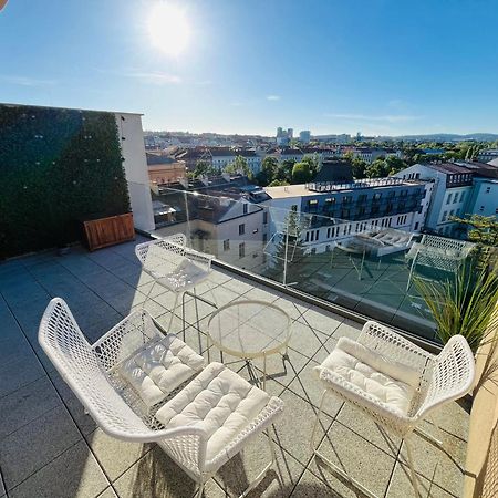 Brno City Center Apartment With Parking And A Big Terrace Exterior photo